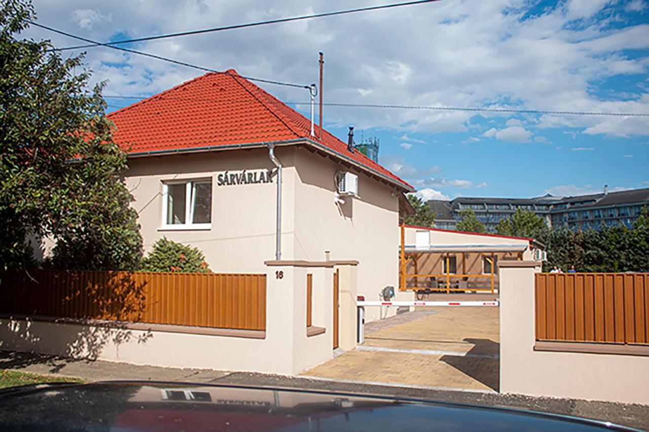 SárvárLAK Apartmanház Exterior foto